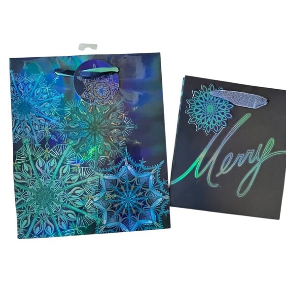 Christmas Gift Bags New LOT 11 Various Sizes  and Designs NWT in Cellophane wrap - Picture 1 of 3